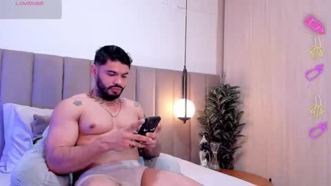 Snapshot of thiagoferrari1 chatting on 12-14-25, 08:41 thiago online show from 12-14-25, 08:41