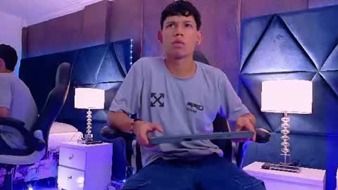 T H I A G O online show from 06-11-26, 08:01