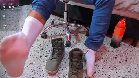 Thia Gomez online show from 12-29-24, 12:23