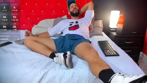 Thia Gomez online show from 01-04-25, 03:39