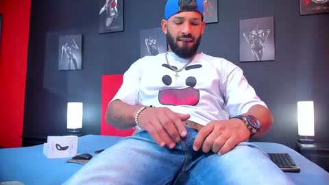 Thia Gomez online show from 01-17-25, 12:21