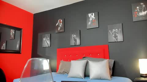 Thia Gomez online show from 02-22-25, 12:19