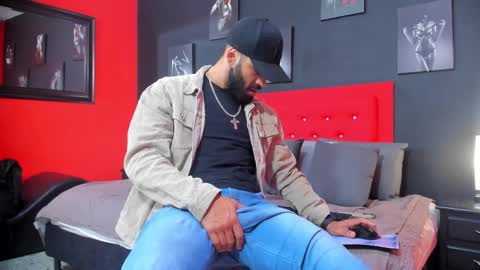 Thia Gomez online show from 09-10-25, 12:27