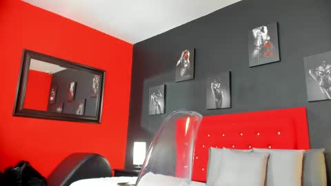 Thia Gomez online show from 09-12-25, 12:16