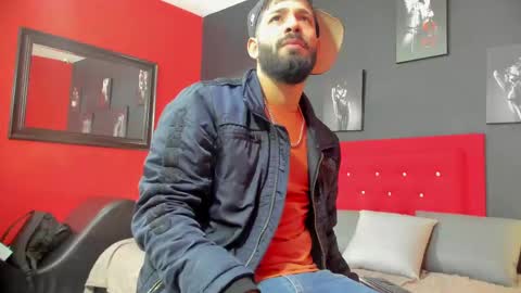 Thia Gomez online show from 09-30-25, 12:21