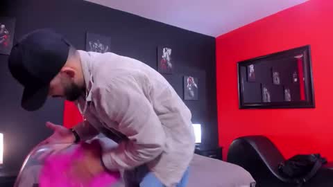 Thia Gomez online show from 11-22-25, 12:15