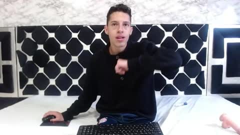 Thiago   online show from 05-08-26, 01:55