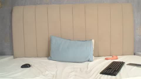 Snapshot of thiagos19 chatting on 06-20-26, 02:58 Thiago online show from 06-20-26, 02:58