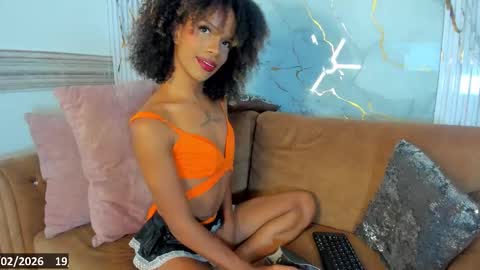 Snapshot of thiana_rogers chatting on 02-19-26, 08:05 Thiana Rogers online show from 02-19-26, 08:05