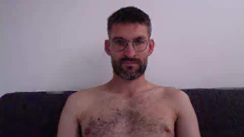 Snapshot of thibthib12 chatting on 09-20-25, 04:52 Thibthib online show from 09-20-25, 04:52