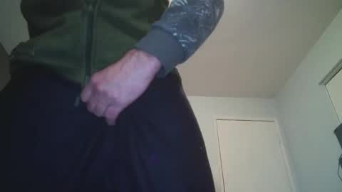 Snapshot of thick2handcurve chatting on 12-22-24, 11:00 thick2handcurve online show from 12-22-24, 11:00