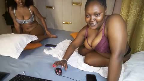 thick_n_flirty online show from 04-15-26, 08:10