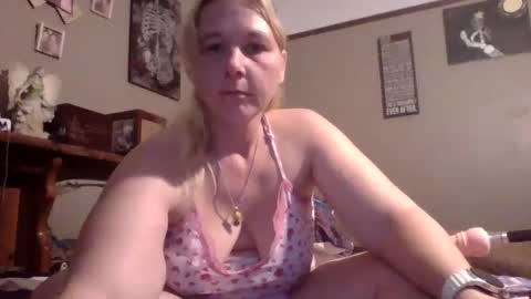 thickblonde_92 online show from 10-05-25, 12:20