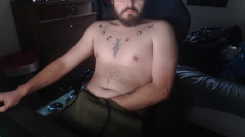 Snapshot of thickgarrett chatting on 12-12-24, 01:49 thickgarrett online show from 12-12-24, 01:49