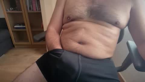 Snapshot of thickguybcn chatting on 04-16-26, 12:17 ThickDickBCN online show from 04-16-26, 12:17