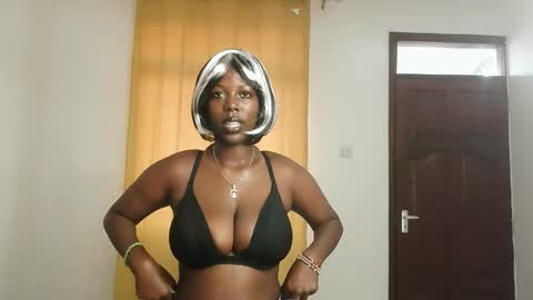 Snapshot of thickiie chatting on 10-26-25, 02:45 thickiie online show from 10-26-25, 02:45