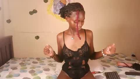 Snapshot of thickiie chatting on 04-04-26, 03:20 thickiie online show from 04-04-26, 03:20