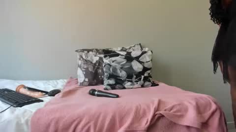 thickleeyanax online show from 02-04-25, 10:21