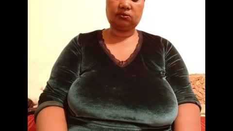 Snapshot of thicksexymellons chatting on 10-26-25, 06:47 Pat online show from 10-26-25, 06:47