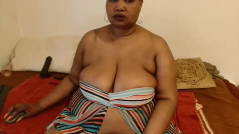 Snapshot of thicksexymellons chatting on 11-21-25, 06:34 Pat online show from 11-21-25, 06:34