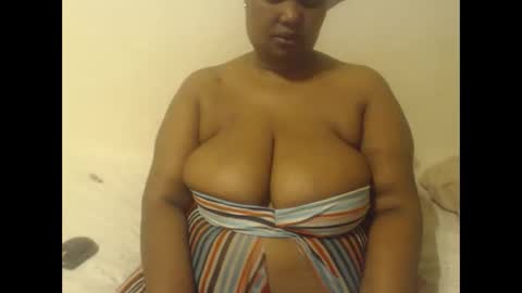 Snapshot of thicksexymellons chatting on 11-30-25, 10:14 Pat online show from 11-30-25, 10:14