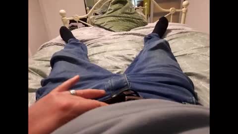 Snapshot of thicksingarters chatting on 12-02-25, 08:04 thicksingarters online show from 12-02-25, 08:04