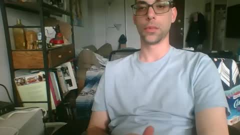Snapshot of thickty chatting on 05-15-26, 06:15 thickty online show from 05-15-26, 06:15