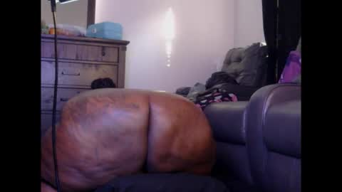 Thickumzz41 online show from 05-26-26, 12:17