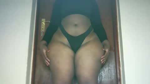 Snapshot of thickybabe_05 chatting on 02-19-25, 08:20 thickybabe_05 online show from 02-19-25, 08:20