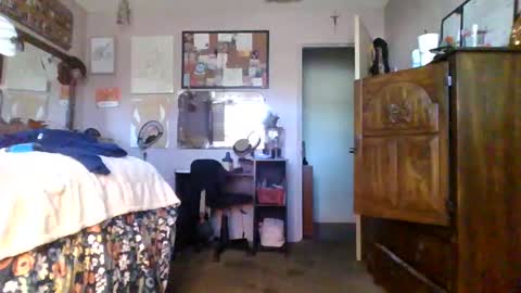 ThickyVicky online show from 10-20-25, 10:54