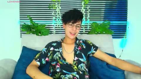 Snapshot of thiiagosaeenz chatting on 02-04-26, 02:45 Thiago Saenzz online show from 02-04-26, 02:45