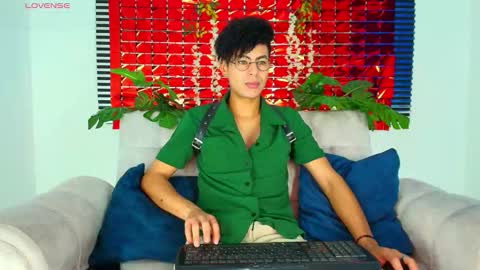 Snapshot of thiiagosaeenz chatting on 02-13-26, 03:08 Thiago Saenzz online show from 02-13-26, 03:08