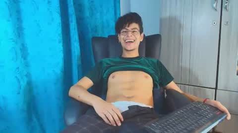 Thiago Saenzz online show from 07-18-26, 11:08