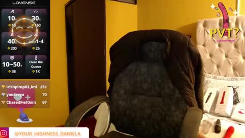 Snapshot of thin__tatto_ chatting on 03-09-25, 05:17 MADAME online show from 03-09-25, 05:17