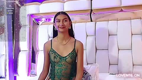 Snapshot of thin_eva chatting on 01-24-25, 08:13 Eva online show from 01-24-25, 08:13