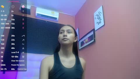 Snapshot of thin_eva chatting on 02-23-25, 12:59 Eva online show from 02-23-25, 12:59