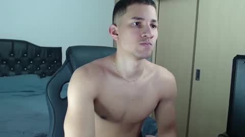 thin_tommy11 online show from 01-15-25, 11:08