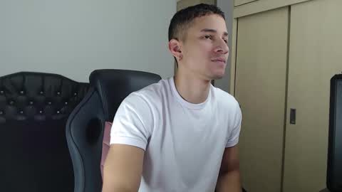 thin_tommy11 online show from 02-25-25, 10:29