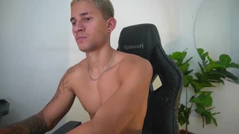 Snapshot of thin_tommy11 chatting on 03-02-26, 05:42 thin_tommy11 online show from 03-02-26, 05:42