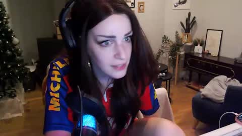 Snapshot of thirstypickle chatting on 01-09-25, 11:56 Sarra Rhies online show from 01-09-25, 11:56