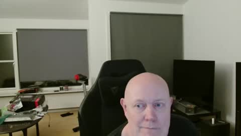 thomas315627 online show from 04-15-26, 08:53