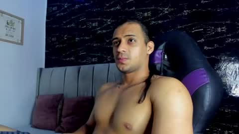 Snapshot of thomas777__ chatting on 05-01-26, 12:10 Thomas online show from 05-01-26, 12:10
