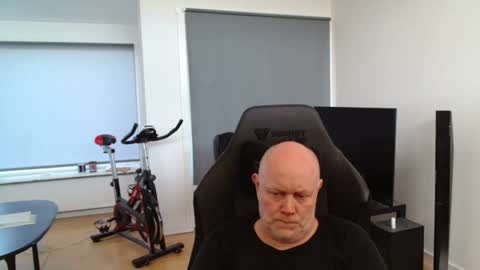 Snapshot of thomas806035 chatting on 06-21-26, 07:33 thomas806035 online show from 06-21-26, 07:33