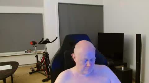 Snapshot of thomas806035 chatting on 06-21-26, 10:01 thomas806035 online show from 06-21-26, 10:01