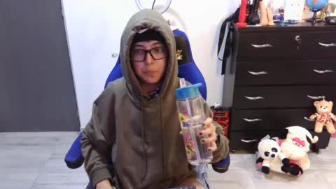 Snapshot of thomascooper_cams chatting on 04-28-26, 08:58 VALERIA online show from 04-28-26, 08:58