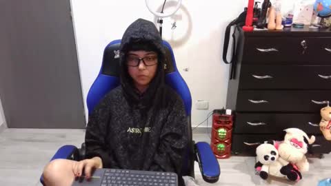 Snapshot of thomascooper_cams chatting on 05-11-26, 08:06 VALERIA online show from 05-11-26, 08:06