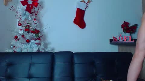 Snapshot of thomashoward31 chatting on 12-20-25, 10:33 Thomas online show from 12-20-25, 10:33