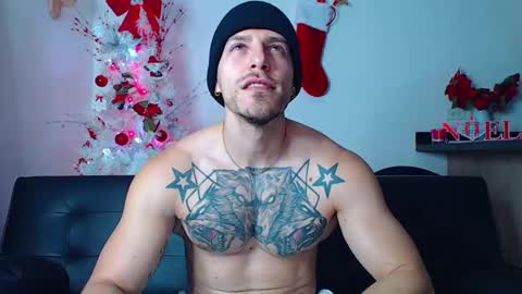 Snapshot of thomashoward31 chatting on 01-06-26, 11:03 Thomas online show from 01-06-26, 11:03