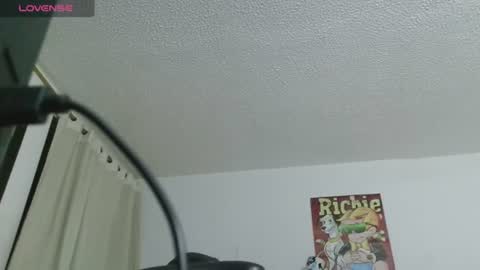 Snapshot of thomasjons chatting on 06-16-26, 02:58 thomasjons online show from 06-16-26, 02:58