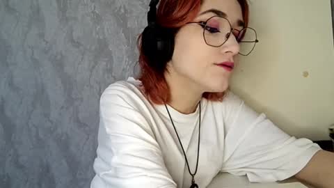 Lina online show from 12-03-25, 11:41